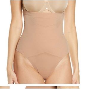 Honeylove SuperPower Thong Medium